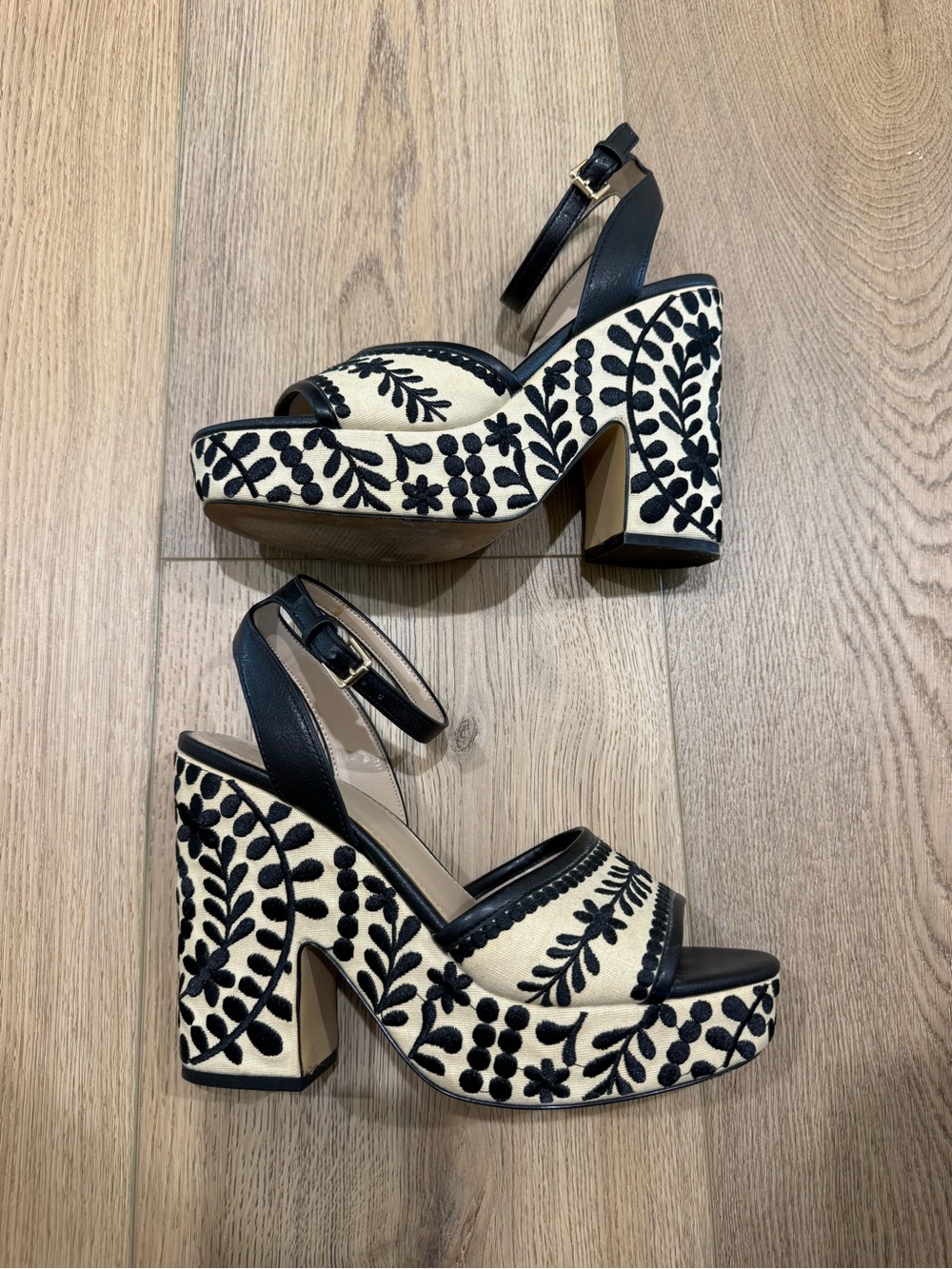 Aldo 8.5 Black & Cream Embroidered Platform Sandals - Women's